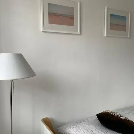 En Plein Coeur Du Crotoy, Un Pied A Terre En Baie *